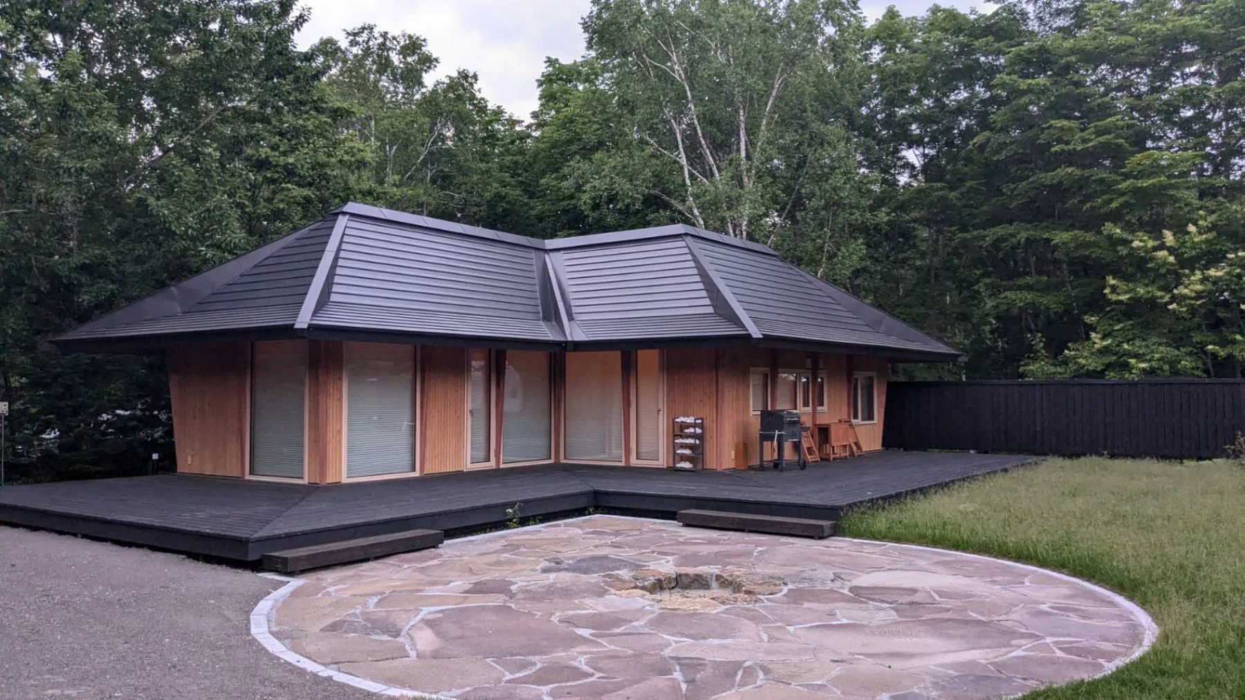 美留和エントランス